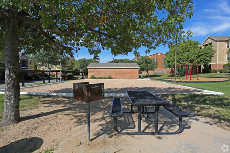 Silver-Springs-Apartment-Homes (17)